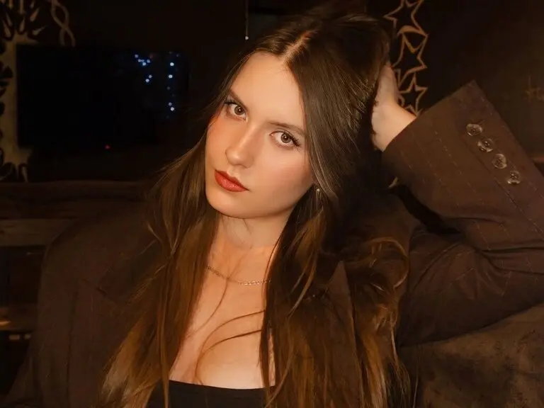 Privatshow mit AlishaBennett