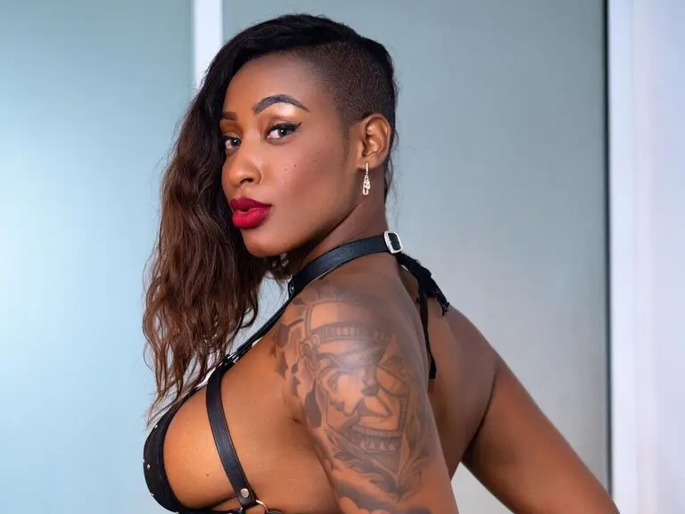 Privatshow mit NahomyOwenn